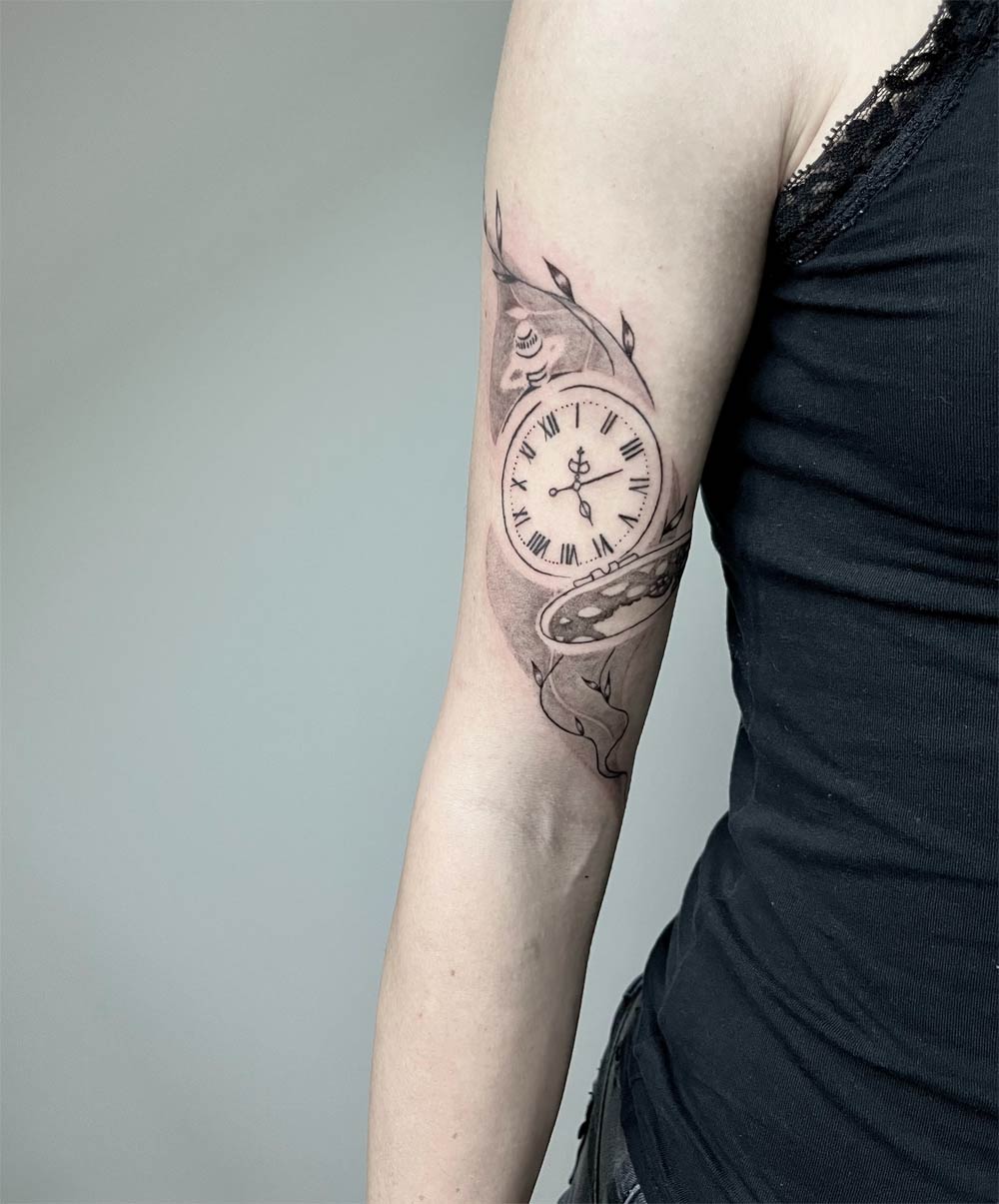 Tatoueur au trait fin Annecy - Aix les Bains - Lescheraines - Bauges