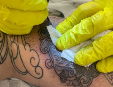 Tatoueuse près d'Annecy